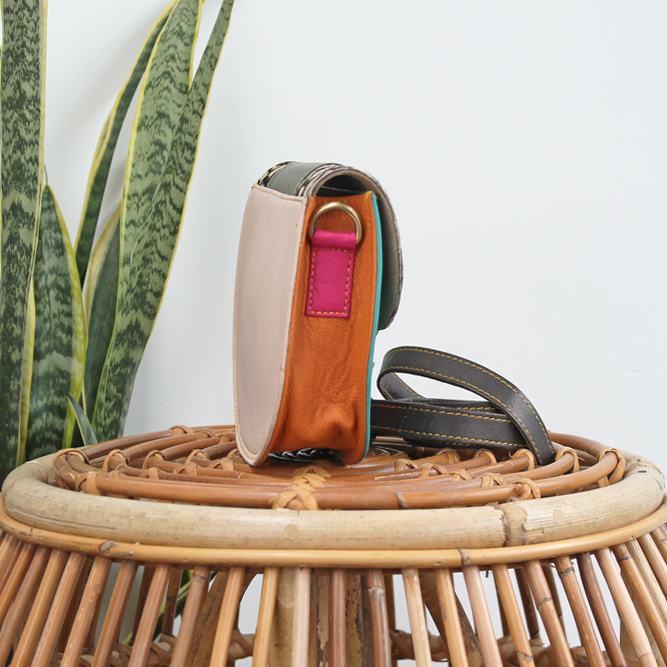 Tas Vira - Turquoise / roze | Unieke leren tas - Afbeelding 3