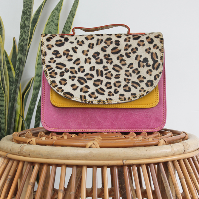 Tas Mela – Paars / geel panterprint | Leren dierenprint tas