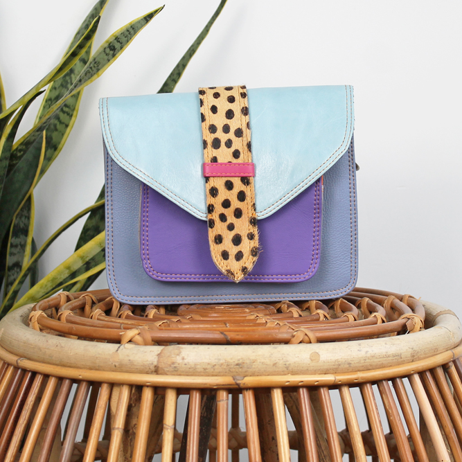 Tas Kanta – Blauw dalmatiër print | Leren crossbody tas