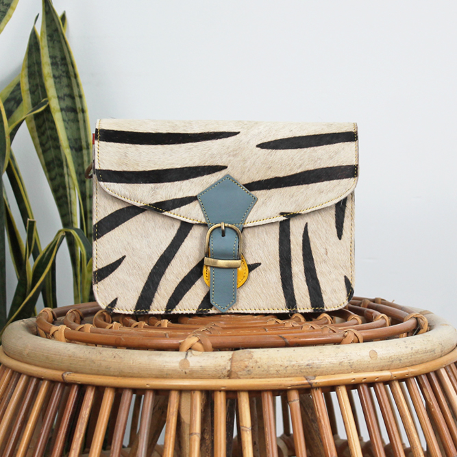 Tas Animal Kali – Wit / zwart / blauw zebraprint | Leren dierenprint tas