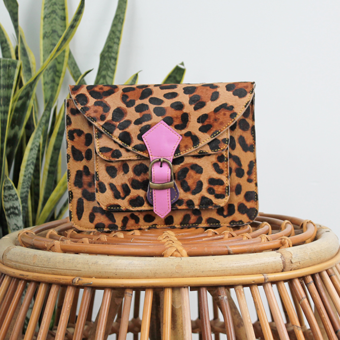 Tas Animal Mira – Bruin / roze panterprint | Leren dierenprint tas