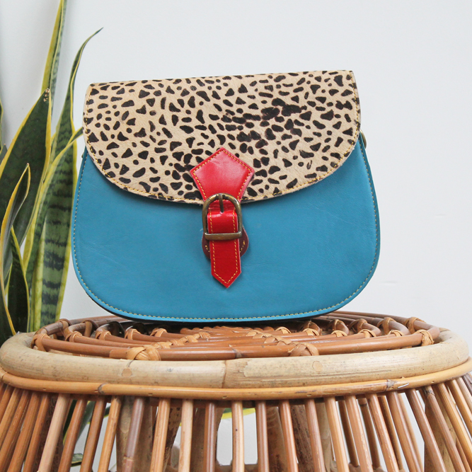 Tas Nila – Blauw / dalmatiër print | Leren dierenprint tas