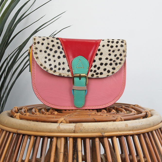 Tas Vira – Roze / dalmatiër print | Leren dierenprint tas