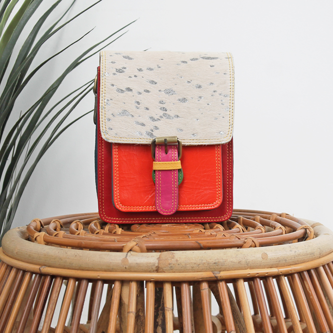 Tas Neena – Rood / zilverkleurige print | Unieke leren tas