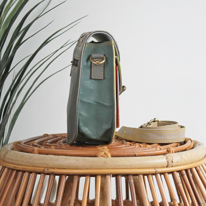 Tas Balu - Lichtgeel / lichtblauw / groen | Leren dierenprint tas - Afbeelding 4