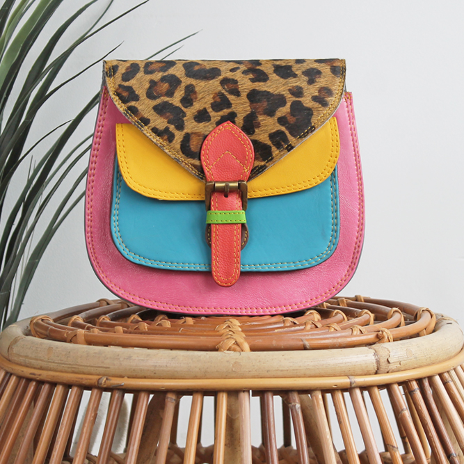 Tas Balu – Roze / blauw / geel panterprint | Leren dierenprint tas