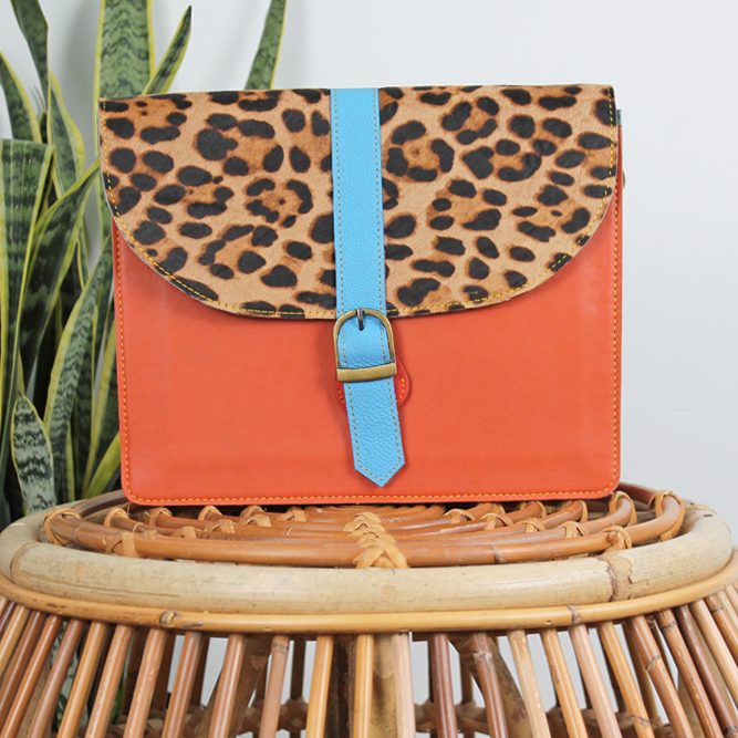 Tas Daya – Oranje / panterprint | Leren dierenprint tas