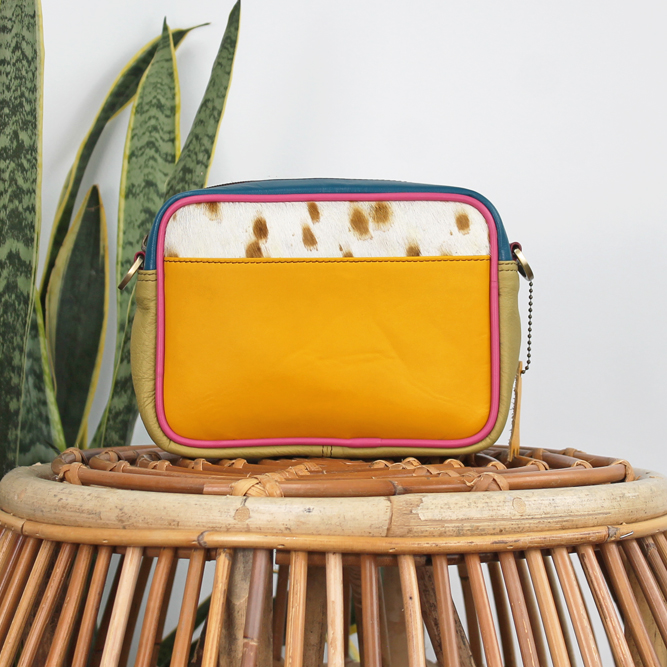 Tas Pivari – Geel / donkerblauw / dierenprint | Leren crossbody tas